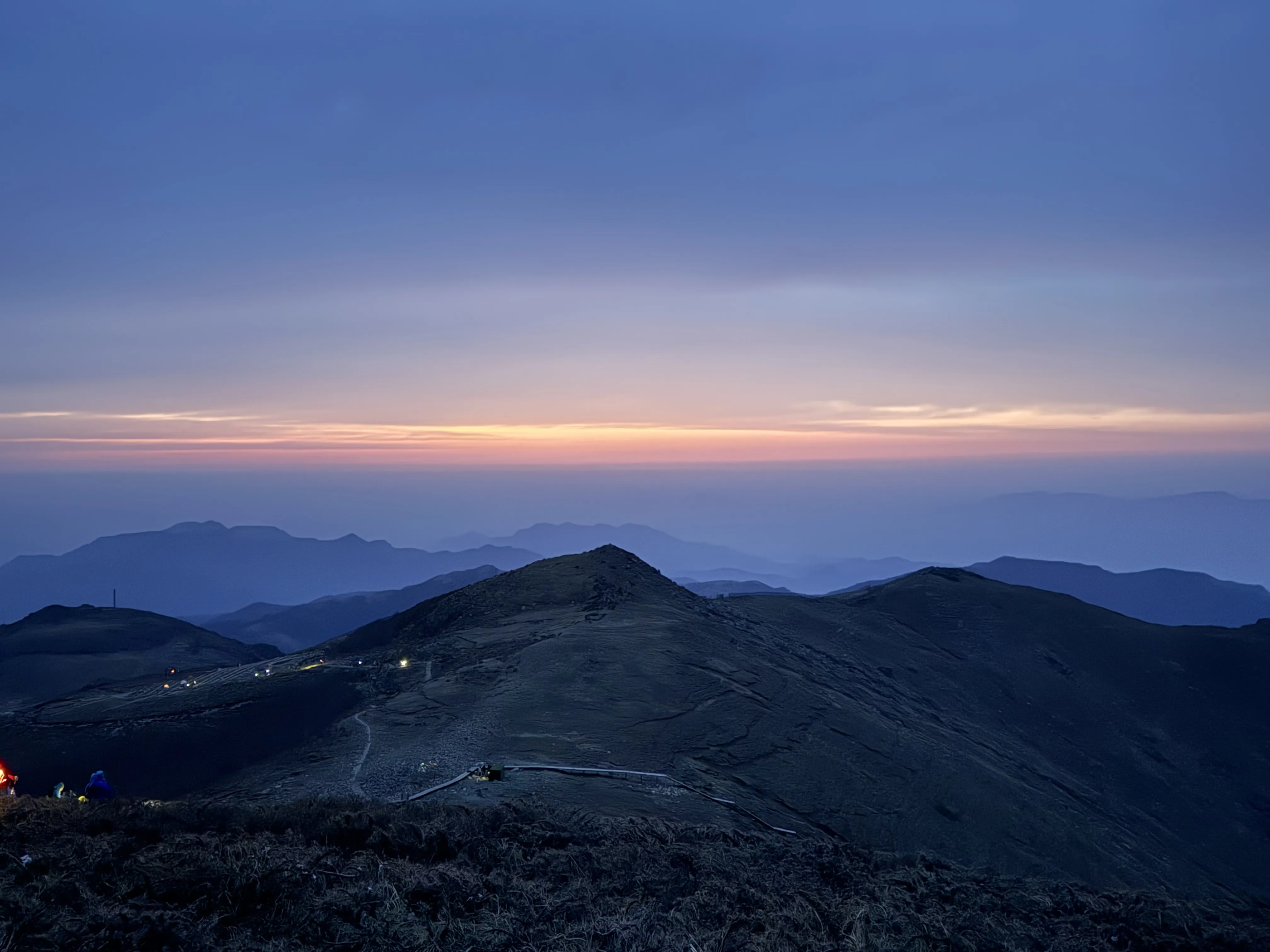 夜爬东灵山日出